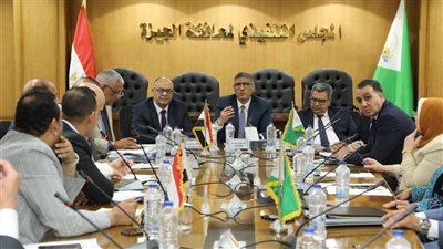 حلول عاجلة للكثافات الطلابية.. تفاصيل لقاء محافظ الجيزة بالنواب