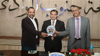 جامعة قنا تحصل على وسام نجمة المستشفيات الجامعية 