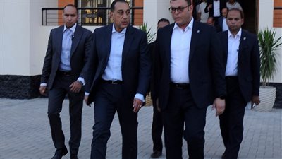 رئيس الوزراء يتفقد عددا من المشروعات الجاري تنفيذها بحدائق العاصمة