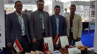 عرض ابتكارات زراعية متقدمة لمعهد الهندسة الوراثية في مؤتمر مركز البحوث الزراعية