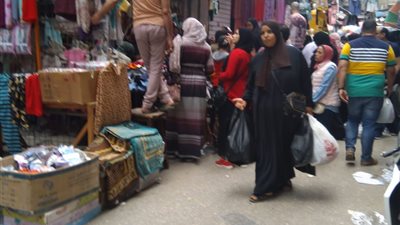 أسعار الملابس تفسد فرحة العيد بالدقهلية