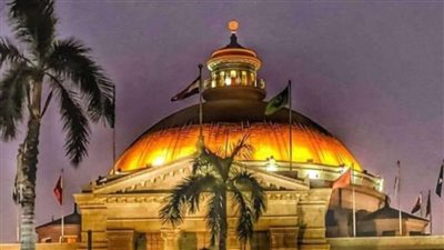 صرف 2000 جنيه مكافأة  لجميع العاملين في جامعة القاهرة