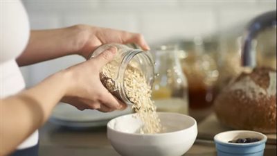 هل تُخلص الألياف الجسم من المواد الكيميائية؟ دراسة جديدة تحسم الجدل 