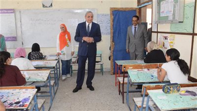 محافظ الغربية يتفقد لجان امتحانات الشهادة الإعدادية 