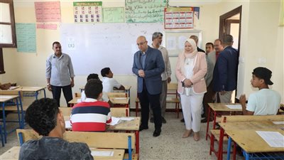 محافظ بني سويف يتفقد امتحانات الشهادة الإعدادية 