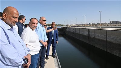 وزير الري يتفقد قناطر أسيوط الجديدة الواقعة على نهر النيل