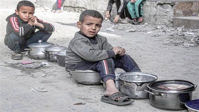 الاحتلال يدعم «لصوص المساعدات» بتحويل مسار القوافل لمناطق خطرة