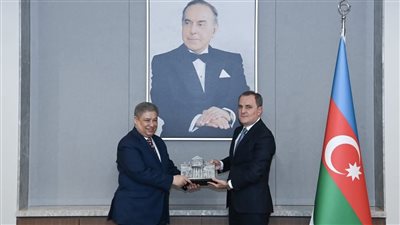 السفير المصري في باكو يجتمع بوزير خارجية أذربيجان