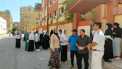 رئيس مدينة المحمودية يتابع امتحانات الشهادة الإعدادية 