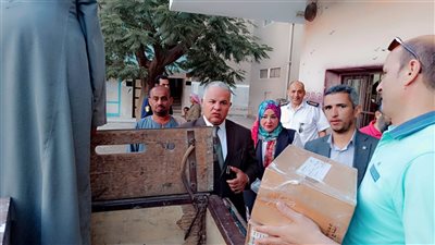 وكيل تعليم الفيوم يتابع مركز توزيع أسئلة الشهادة الإعدادية 