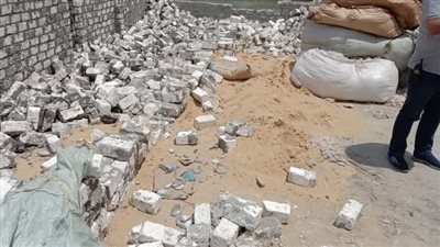 إيقاف 5 حالات بالبناء المخالف بمركز المحلة 