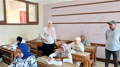 محافظ بني سويف يتابع انتظام امتحانات الشهادة الإعدادية