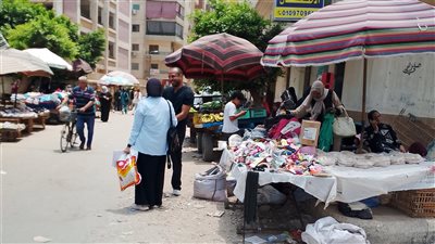 مستشفيات بنها تحت حصار الفوضى والاشغالات والباعة الجاثلين والقمامة 