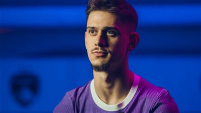  العين الإماراتي يعلن التعاقد مع السلوفيني راتنيك  