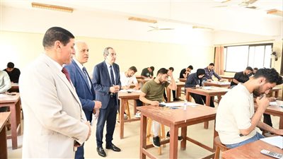 رئيس جامعة الفيوم يتابع انتظام امتحانات نهاية الفصل الدراسي الثاني
