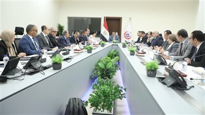 نائب رئيس مجلس الوزراء وزير الصحة يناقش خطة التأمين الطبي استعداداً لعيد الأضحى 