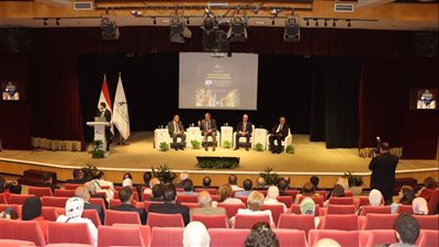 رئيس جامعة الإسكندرية يطالب بضرورة حماية التراث المصري العالمي 