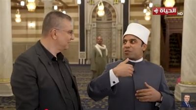 هل جثمان السيدة زينب موجود في مصر؟.. إمام المسجد يجيب (فيديو)