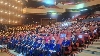 كلية الأعمال بجامعة الإسكندرية تحتفل بتخريج 186 باحثًا 