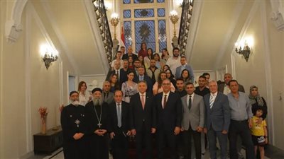 نائب وزير الخارجية والهجرة يلتقى الجالية المصرية في اليونان