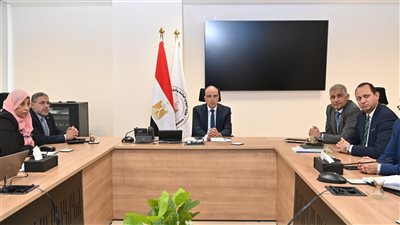 وزير الري يتابع مجهودات إزالة التعديات على النيل واستلام أراضي طرح النهر