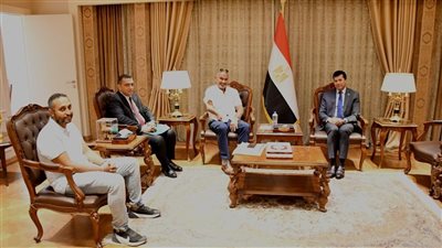 وزير الشباب والرياضة يبحث استعدادات البعثة المصرية لعبور سباق كابرى نابولي