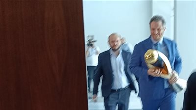 ممدوح عيد يحضر اجتماع اتحاد الكرة رفقة كأس أفريقيا