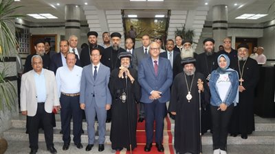 محافظ القليوبية يستقبل وفد الكنيسة لتقديم التهنئة بعيد الأضحى المبارك