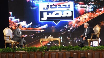 شريف عامر يحاور وزير التعليم العالي على مسرح قبة جامعة القاهرة