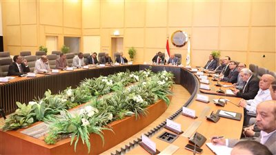 نائب رئيس الوزراء للتنمية الصناعية يلتقي وزير التنمية العمرانية والطرق بالسودان