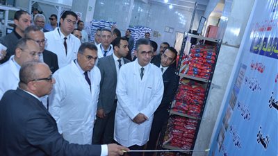 وزير التموين يشيد بكفاءة الشركات الغذائية في تغطية احتياجات المواطنين بالدقهلية