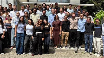 السفير المصري في برن يستقبل مجموعة من الطلبة أبناء الجالية في سويسرا