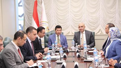 وزيرا الرياضة والتعليم يبحثان إطلاق دوري المدارس واكتشاف المواهب