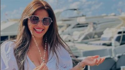 منة فضالي تستعرض رحلتها الصيفية في لبنان 