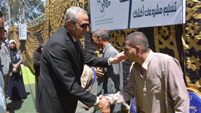 محافظ الغربية يسلم 9 أكشاك مجهزة للمكفوفين قبيل عيد الأضحى
