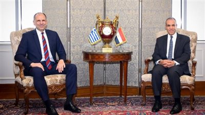 وزير الخارجية يستقبل نظيره اليوناني.. تفاصيل