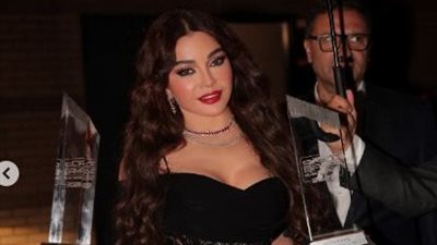 هيفاء وهبي تطل بالدانتل من توقيع زهير مراد 