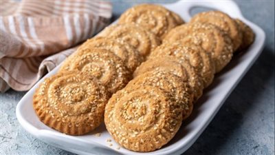 طريقة عمل بسكويت التمر في المنزل لضيافة عيد الأضحى