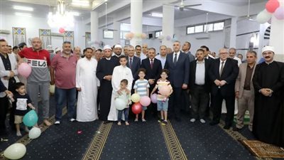 ابتسامات العيد وعدسات الكاميرا.. محافظ الشرقية يشارك المواطنين فرحة صلاة الأضحى
