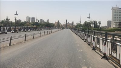 بدون مواطنين.. شاهد كوبري قصر النيل في أول أيام عيد الأضحى