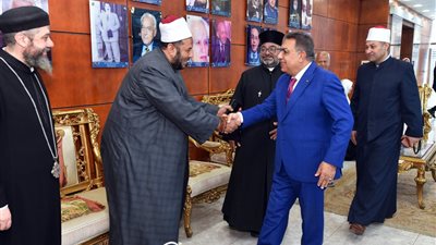 محافظ الدقهلية يستقبل المهنئين بعيد الأضحى المبارك