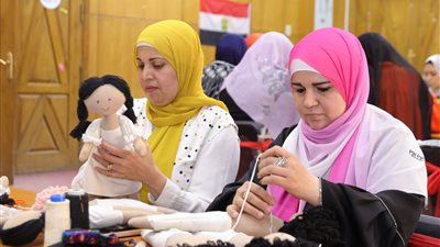  القومي للمرأة ينظم ورشتين تدريبيتين لفن العرائس الديكوباج 