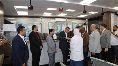 محافظ السويس يؤكد علي رفع حالة الطوارىء لجميع المنشات الطبية خلال العيد