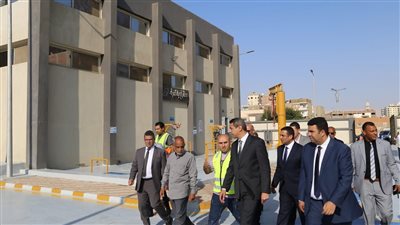 في أول أيام العيد.. محافظ السويس يتابع العمل بمحطات الصرف الصحي 