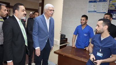 رئيس جامعة المنوفية يتفقد معهد الكبد القومي 