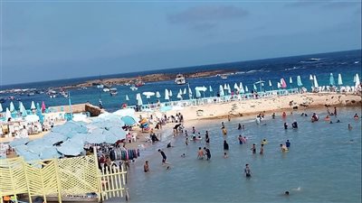 إقبال على شواطئ الإسكندرية ثاني أيام عيد الأضحى المبارك 