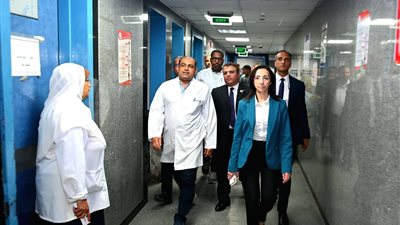 إحالة مدير المخازن الرئيسية بمعهد دمنهور الطبي للتحقيق 