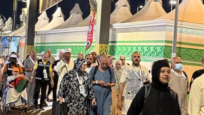 بعثة الحج السياحى تتابع أوضاع الحجاج في منى وتؤكد انتظام رمي الجمرات واستقرار الخدمات