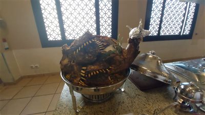 مهرجان الفتة والضانى والمشويات يجذب السياح والمصريين ثانى أيام عيد الأضحى بالغردقة
