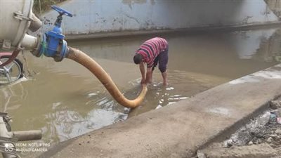 معالجة ارتفاع مياه بحر مويس أسفل كوبري علاء الدين بالزقازيق